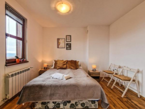 Mountain View Studio, Steps from Bansko Gondola